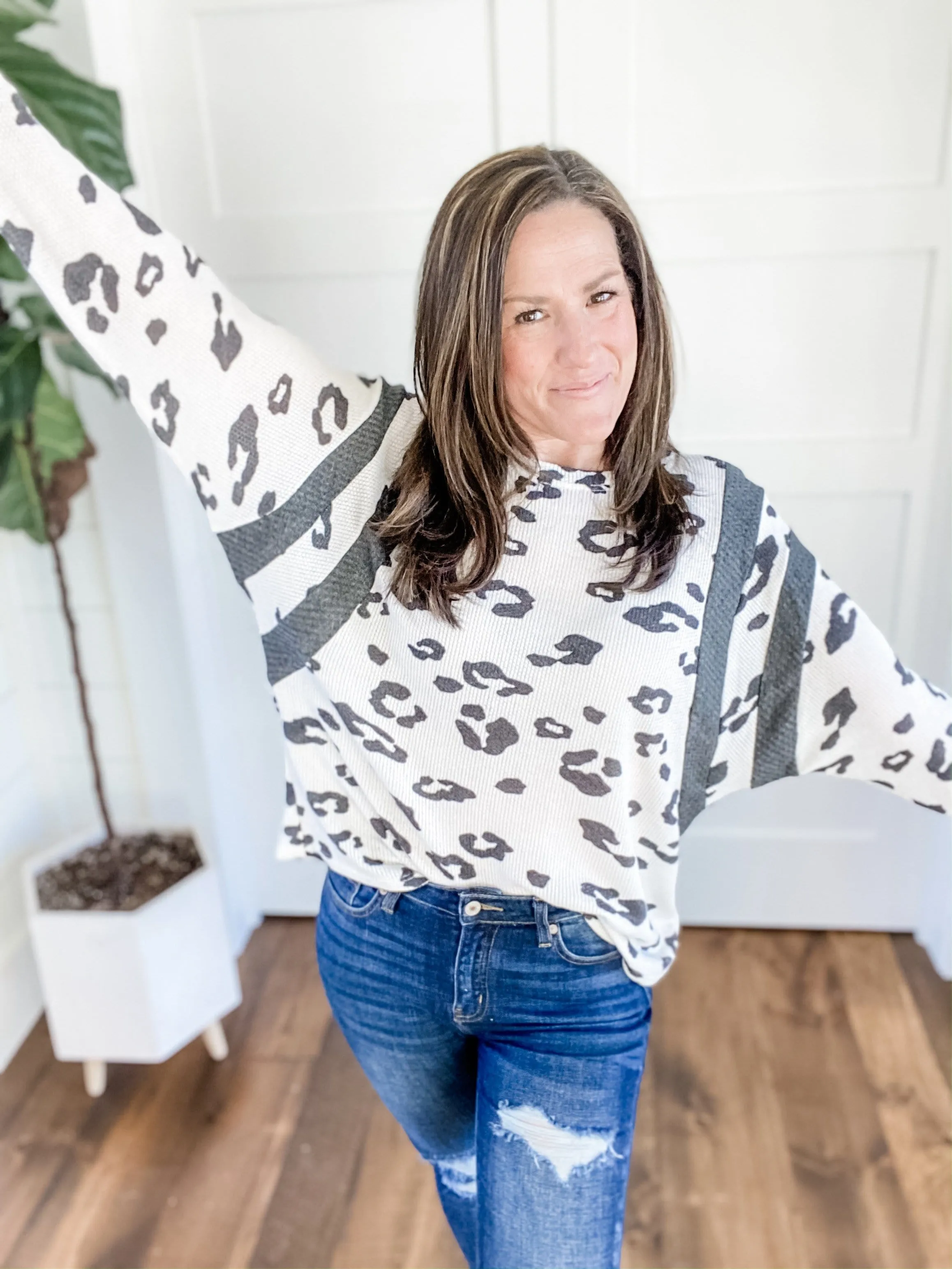 DANA LEOPARD SPOTS TOP