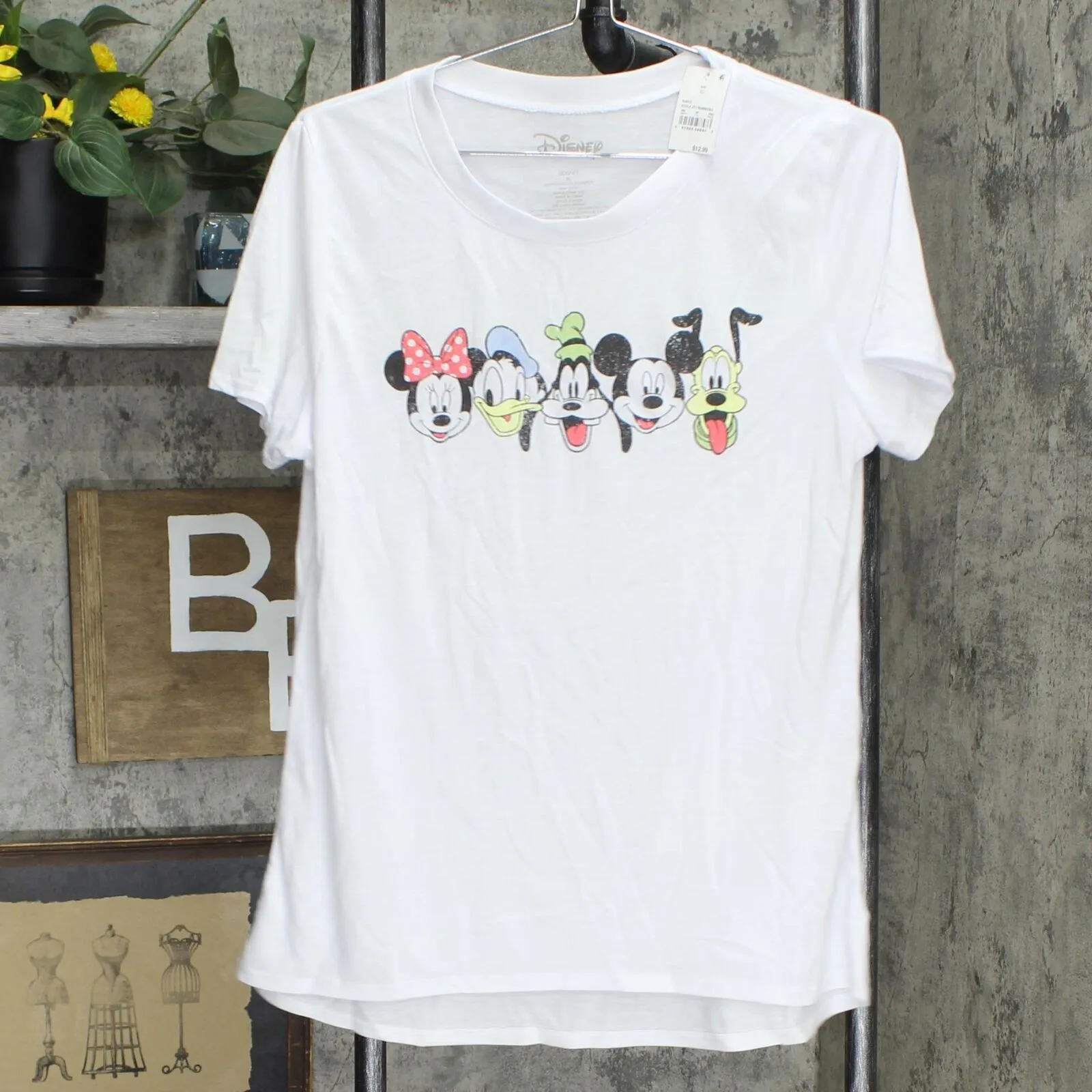 Disney Women's Mickey and Friends Short Sleeve Graphic T-Shirt (Juniors')