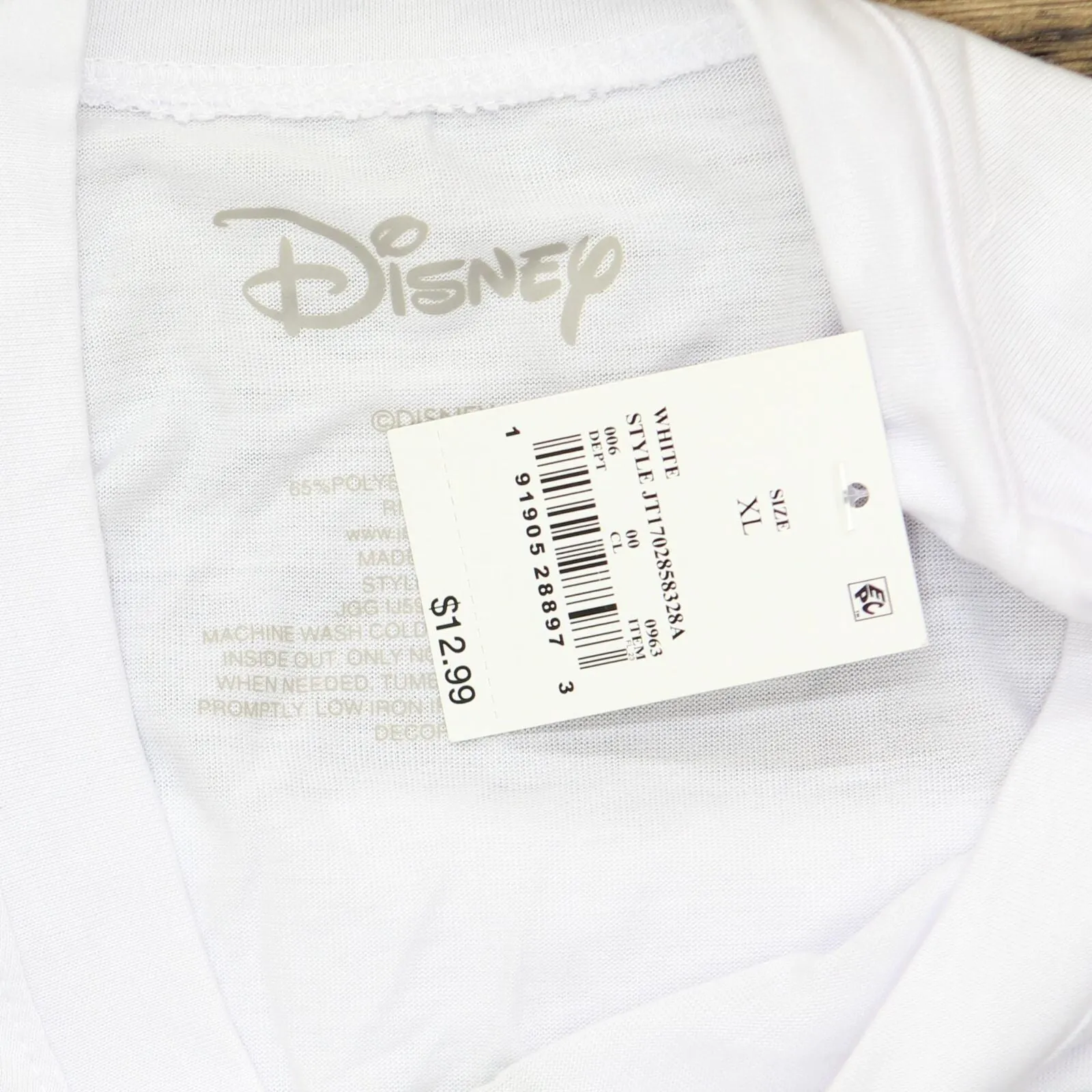 Disney Women's Mickey and Friends Short Sleeve Graphic T-Shirt (Juniors')