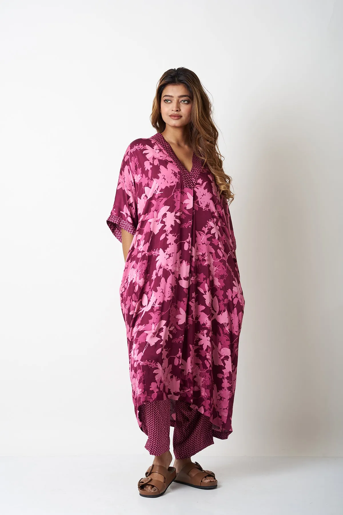 FLORAL KAFTAN WITH GEOMETRIC COLLAR - PURPLE