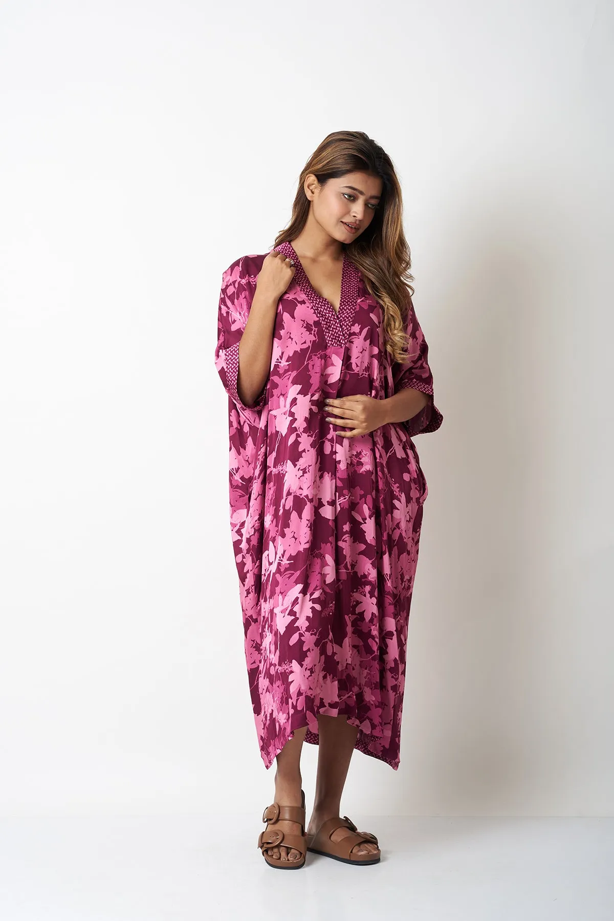 FLORAL KAFTAN WITH GEOMETRIC COLLAR - PURPLE