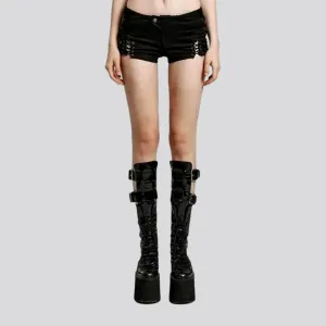 Skinny fit fashionable women's denim shorts